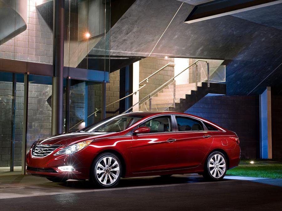  Hyundai Sonata 2010 года  (US) (фото 8 из 16)